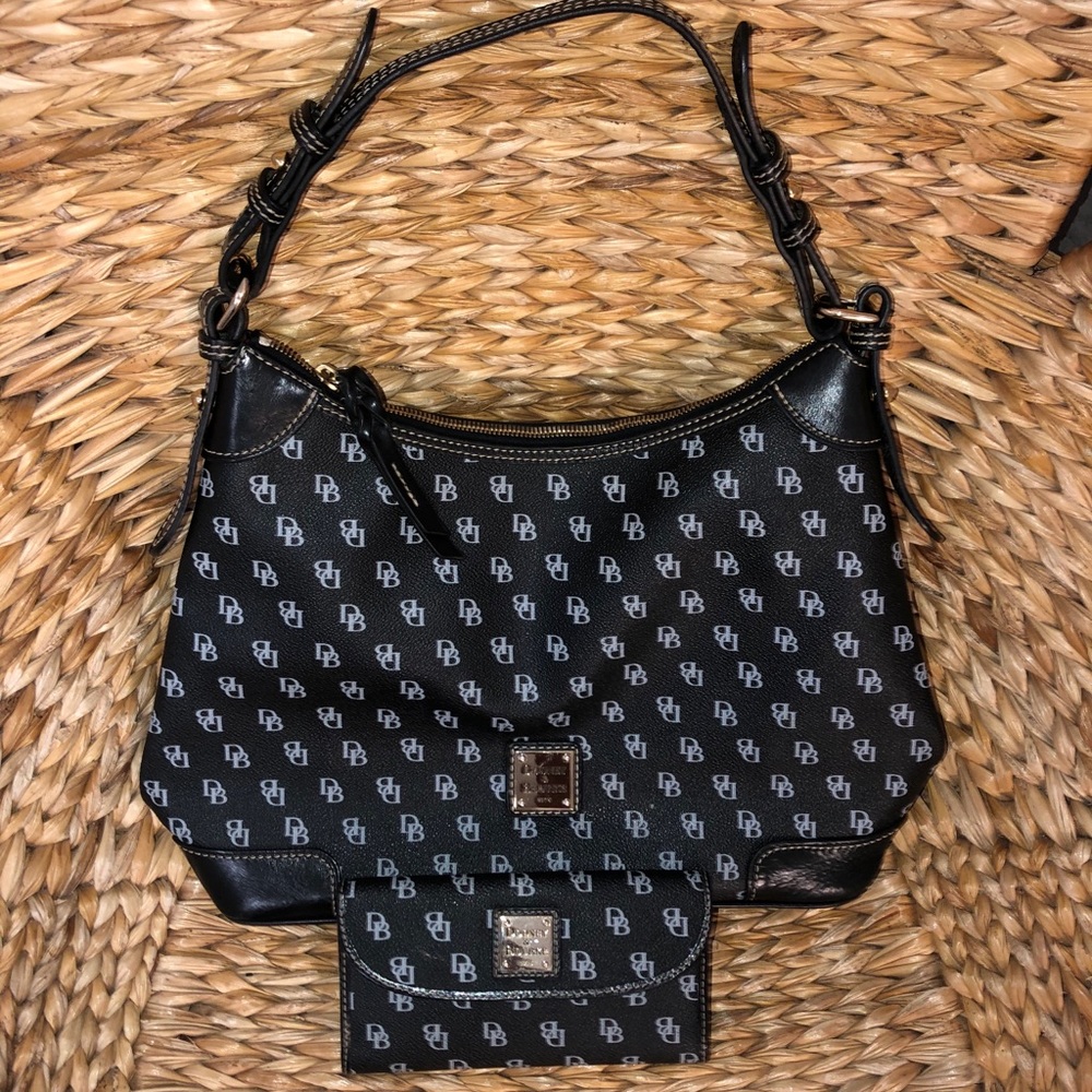 Dooney & Bourke handbag and wallet! ✨